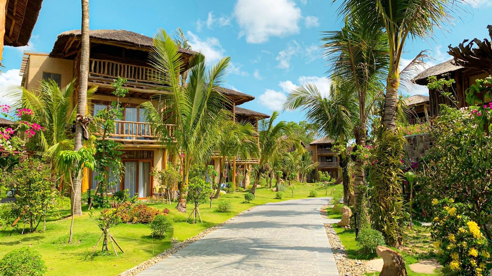 rooms-premium-bungalow-with-garden-view