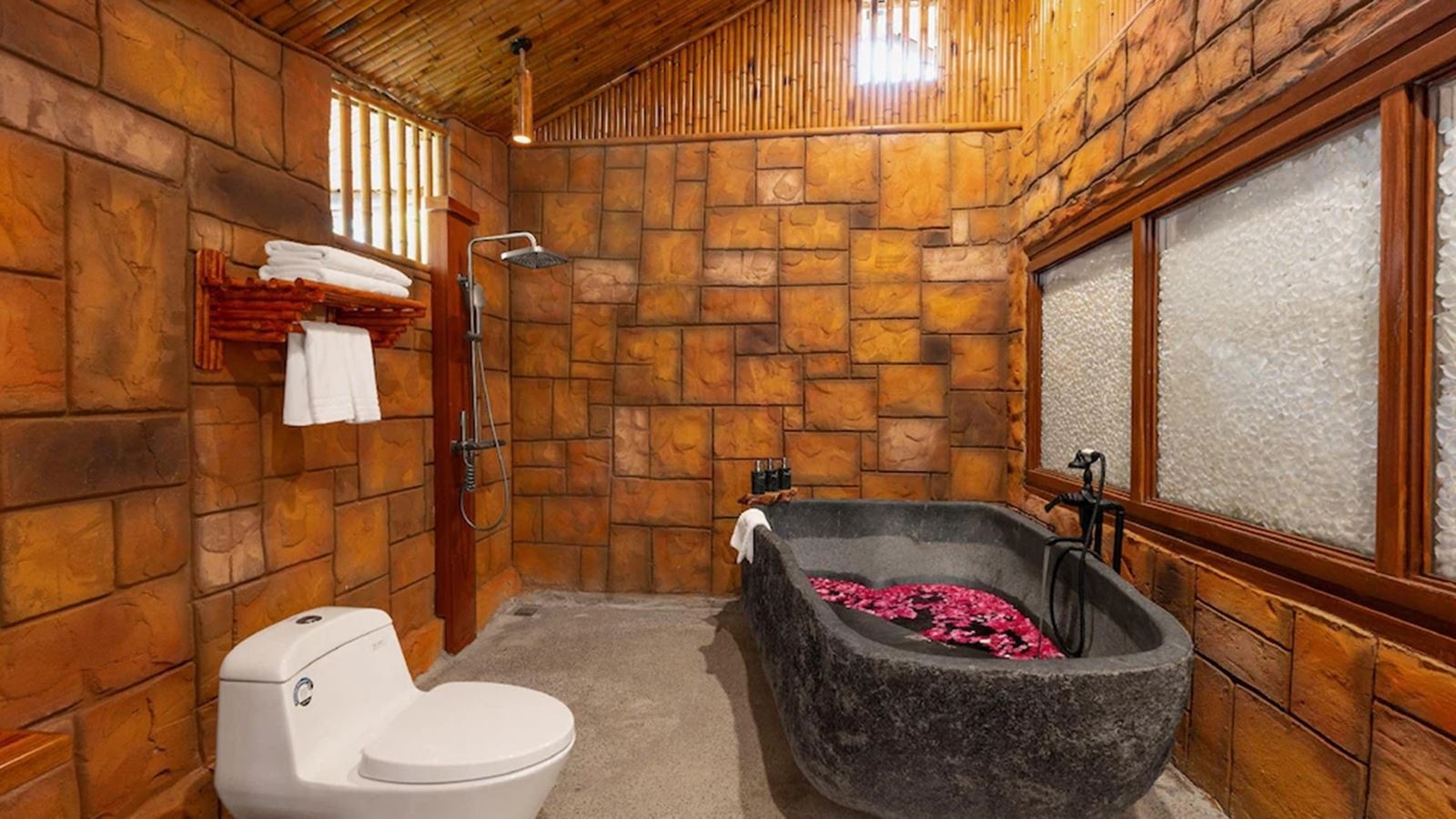 rooms-signature-bungalow-with-garden-view