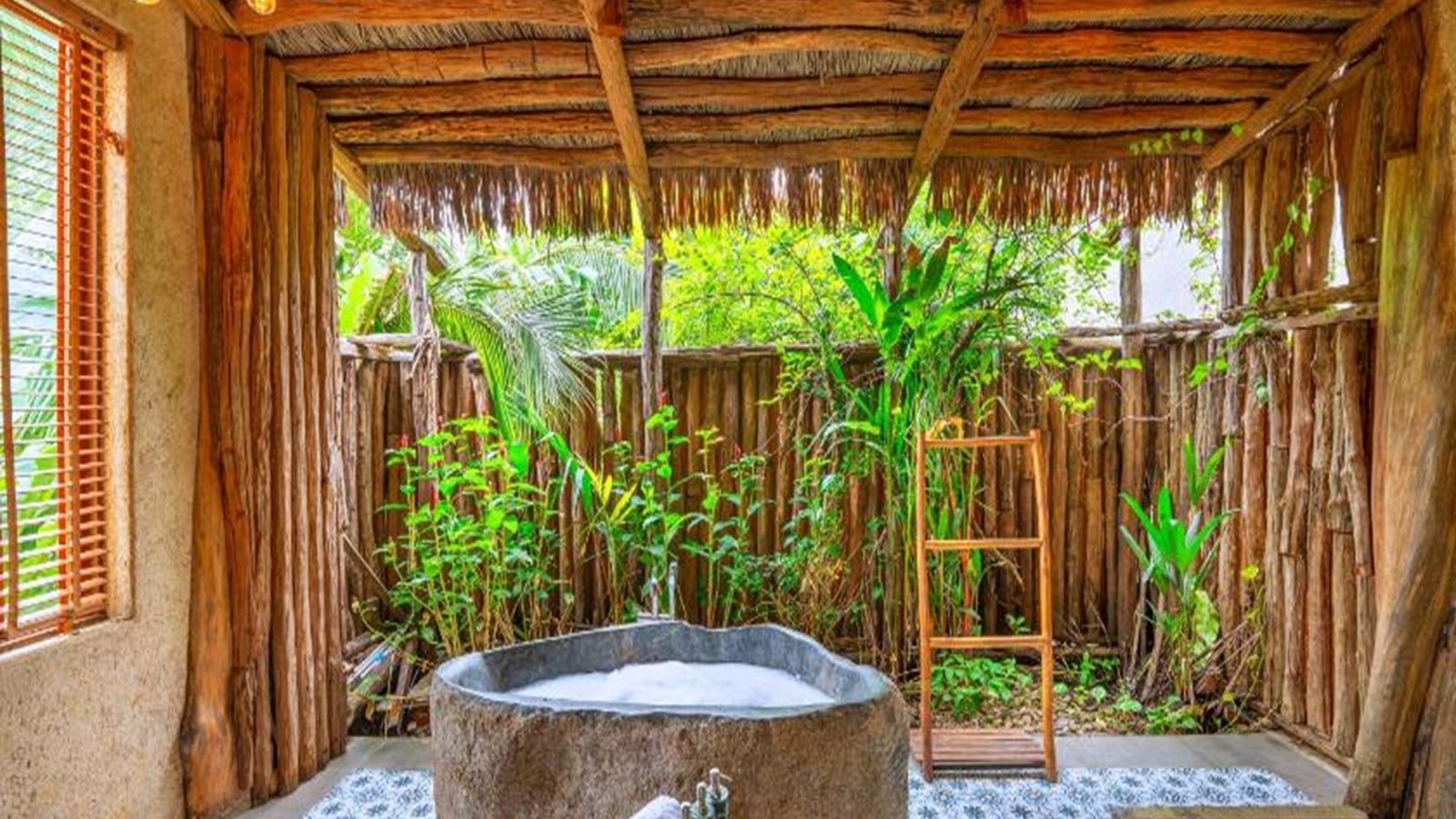 rooms-premium-ocean-breeze-with-balcony