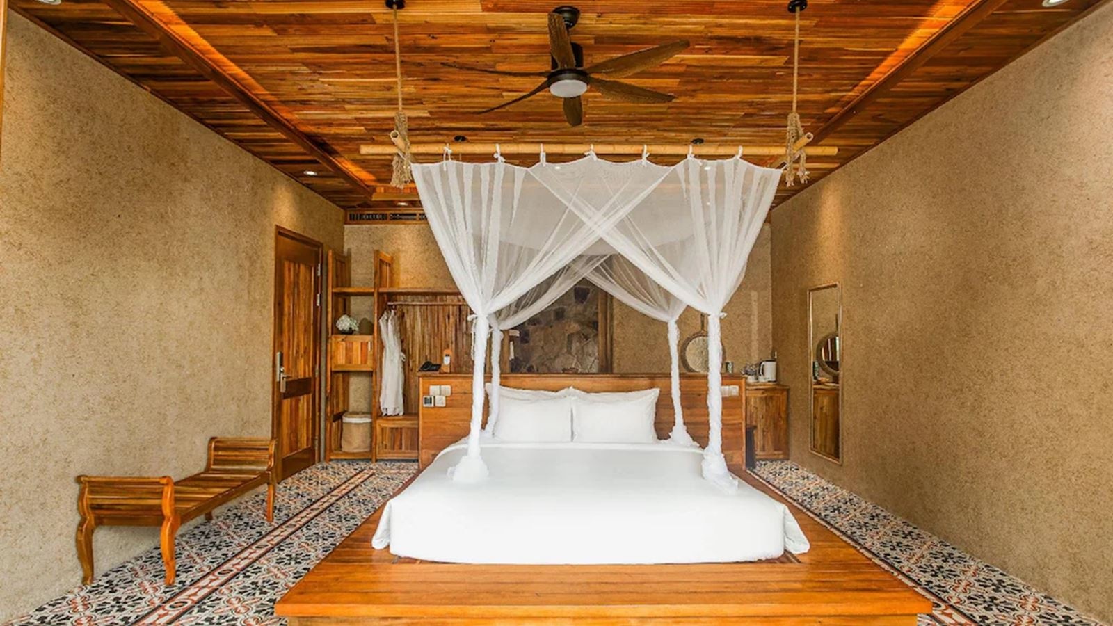 rooms-premium-ocean-breeze-with-balcony