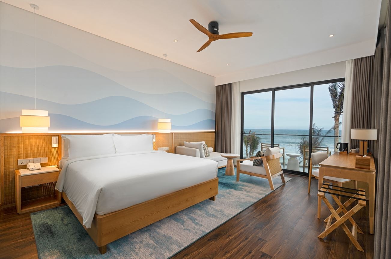 rooms-3bedroom-beach-front-pool-villa