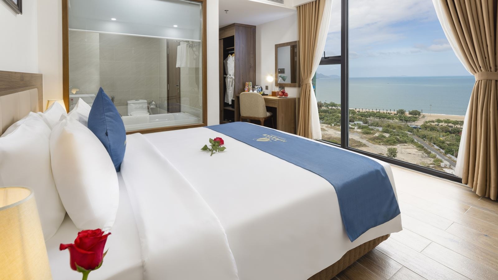 rooms-senior-deluxe-sea-view