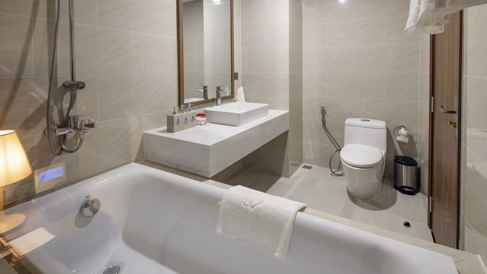 rooms-senior-deluxe-sea-view-child-without-extra-bed