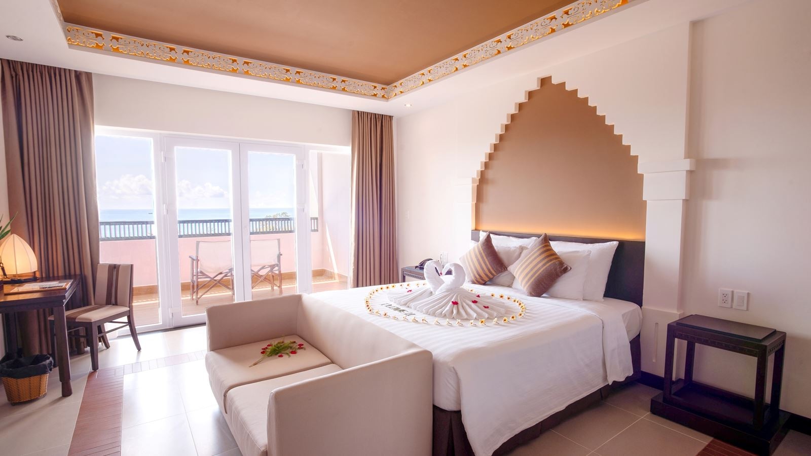 rooms-ocean-panorama-balcony