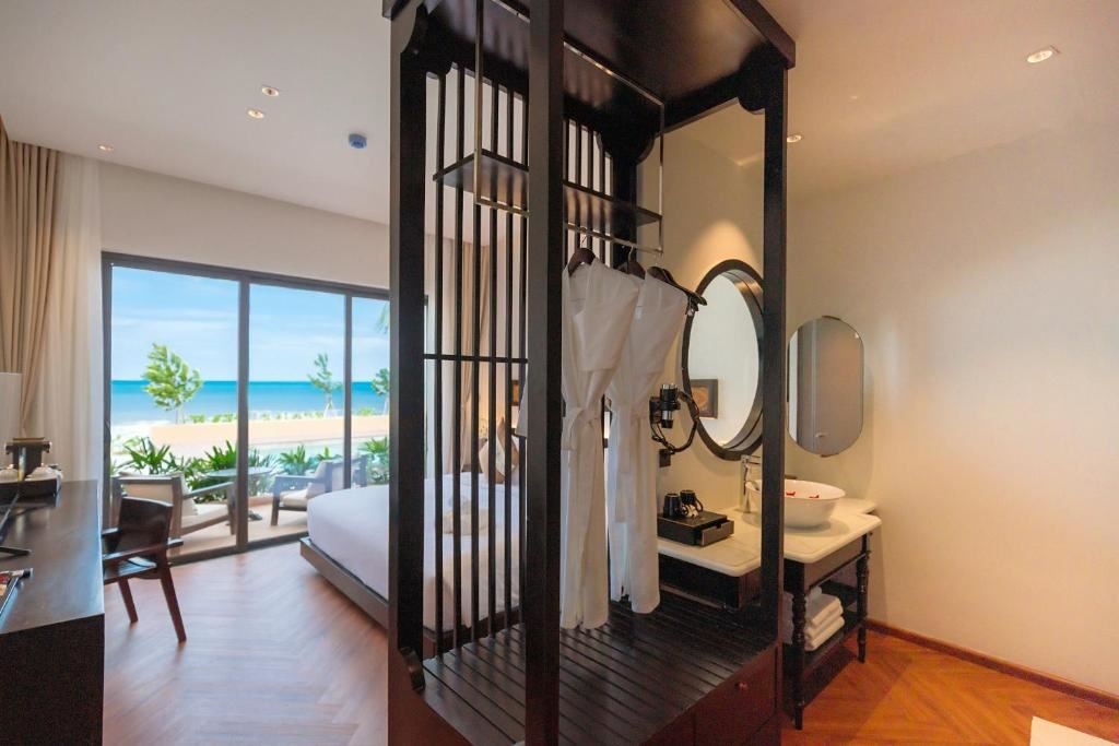 rooms-oceanfront-king-retreat-child-without-extra-bed