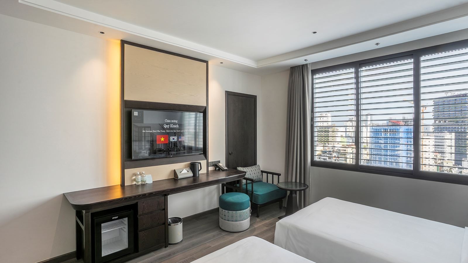 rooms-deluxe-room-city-view