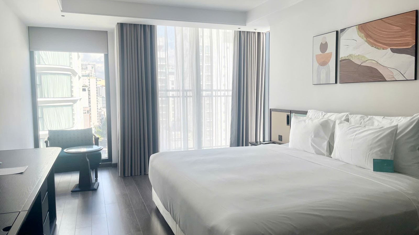 rooms-signature-partial-seaview