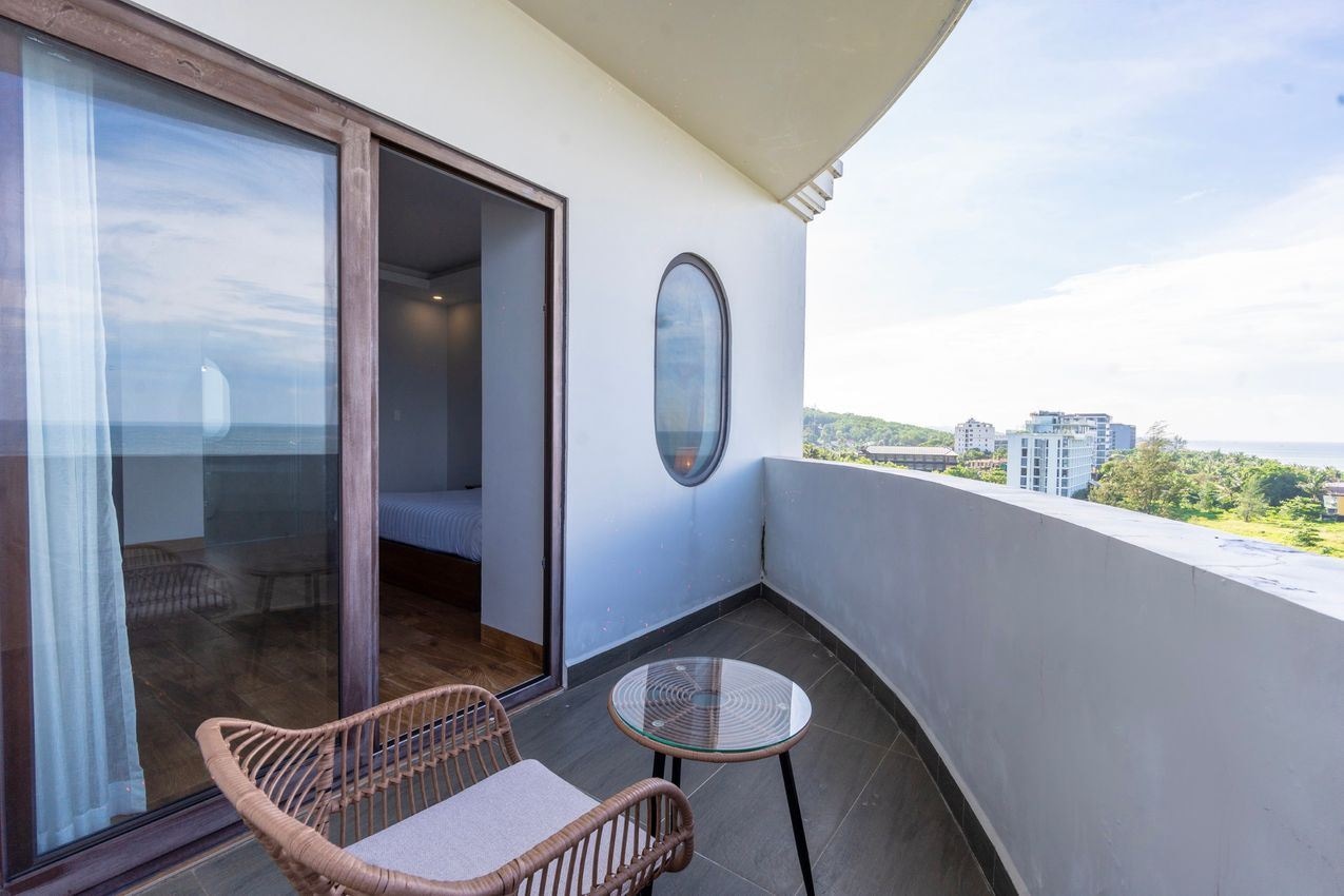 rooms-suite-oceanfront