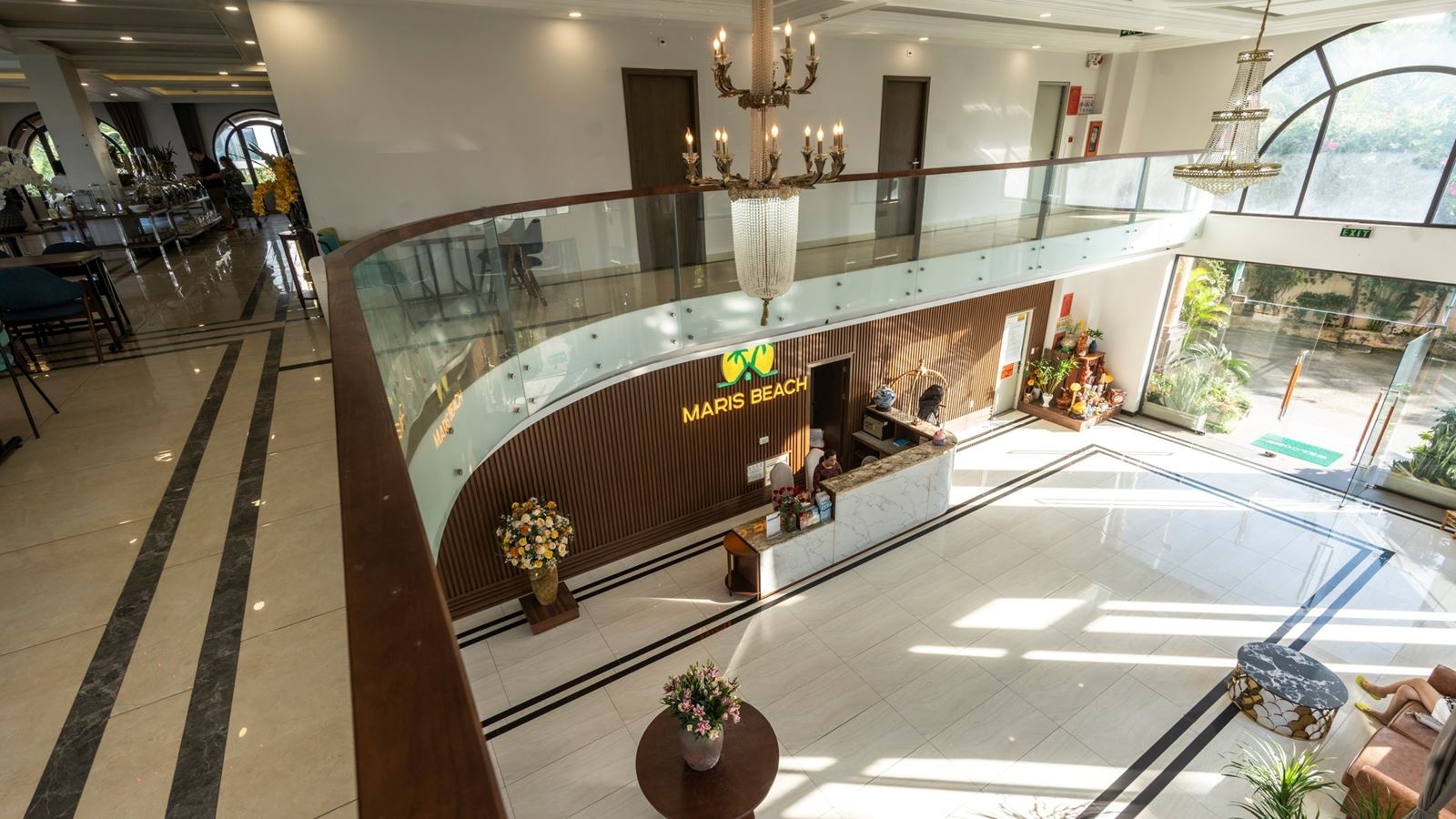 restaurants-maris-beach-restaurant