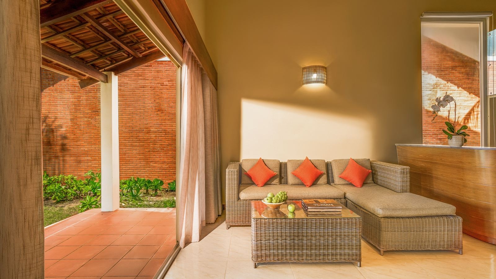 rooms-villa-beachfront-terrace-child-without-extra-bed