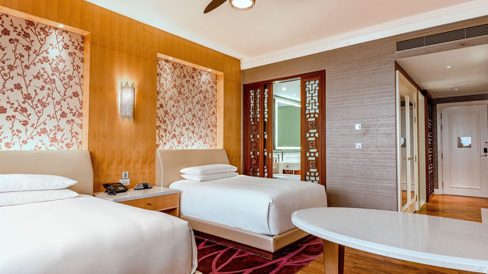 rooms-classic-ocean-kingtwin-room