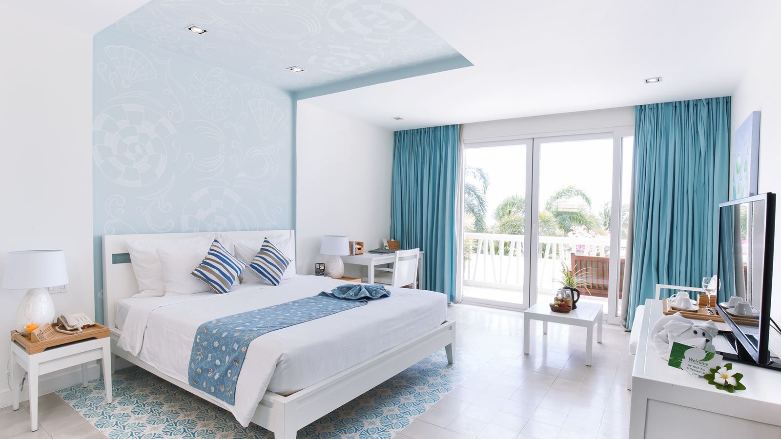 rooms-azul-pool-view