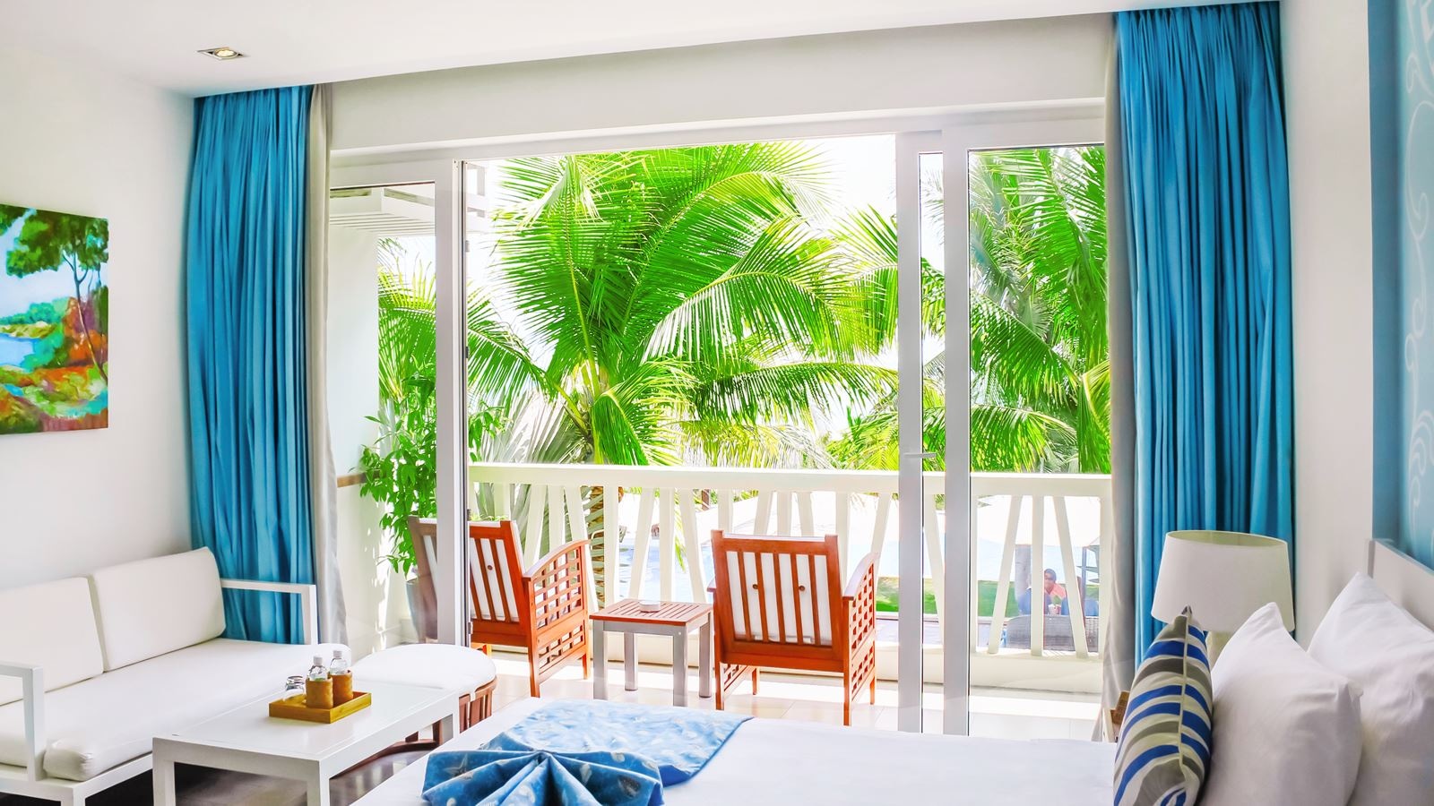 rooms-azul-pool-view