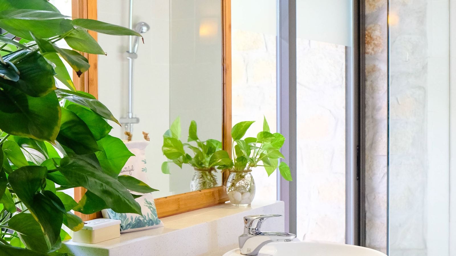 rooms-bungalow-garden-view