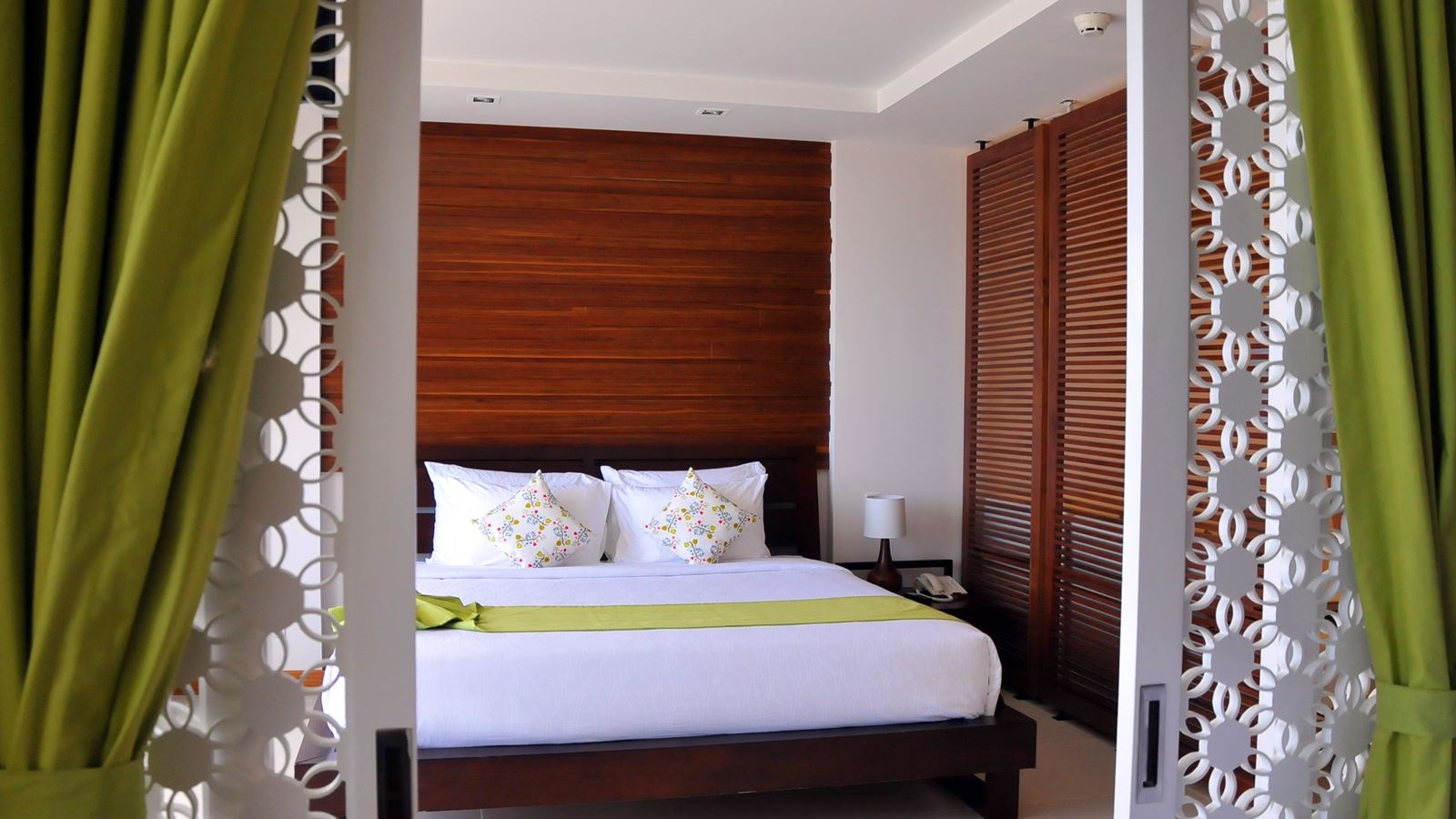 rooms-verde-condo-with-garden-view-child-without-extra-bed