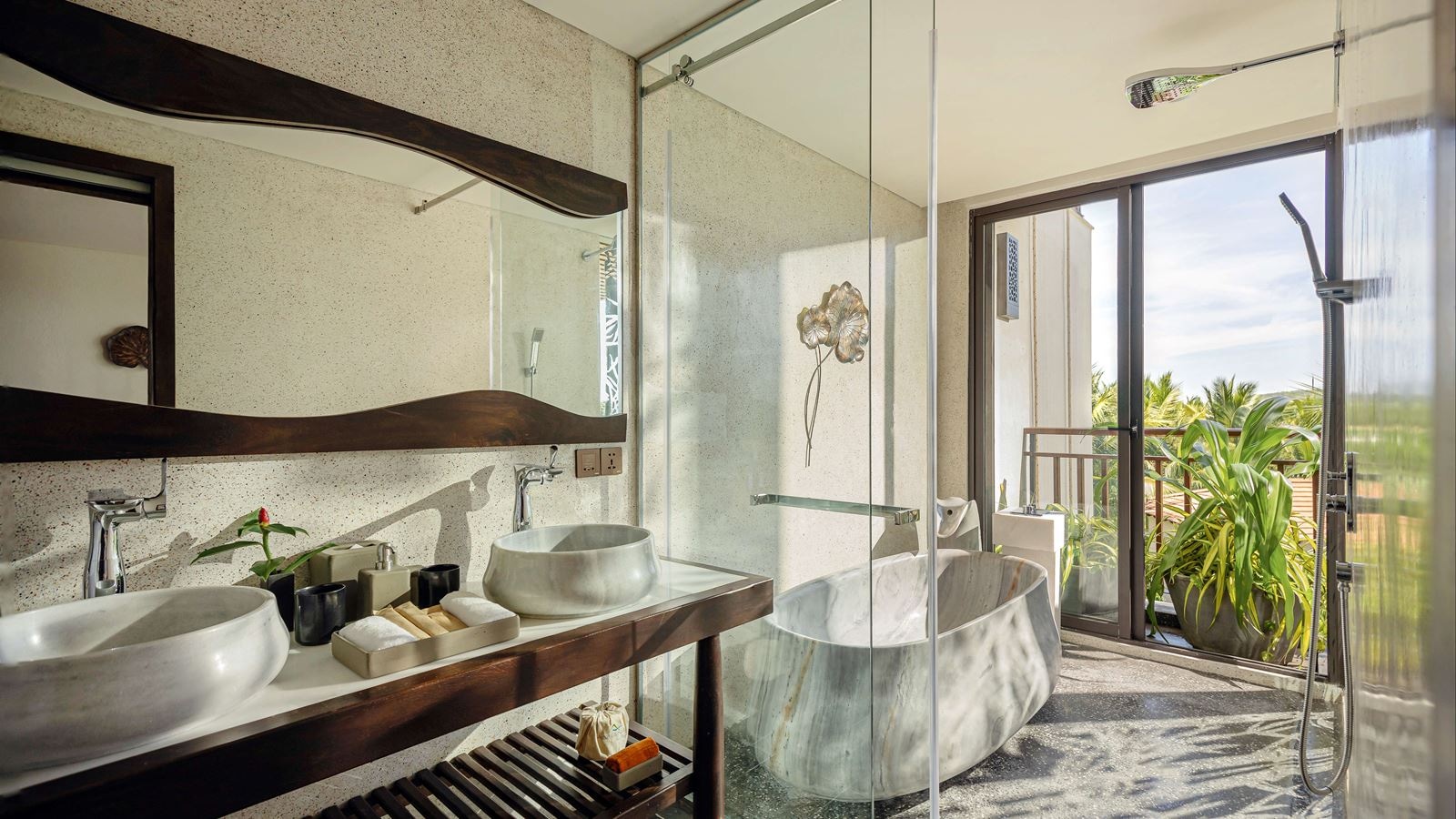 rooms-deluxe-gardenview-with-children-themed-room