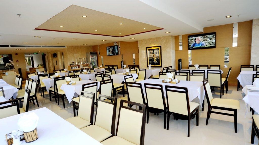 restaurants-restaurant