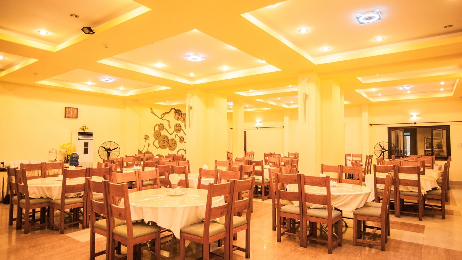 restaurants-main-restaurant