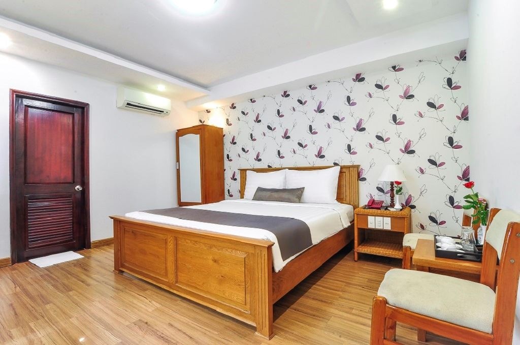 rooms-junior-city-view