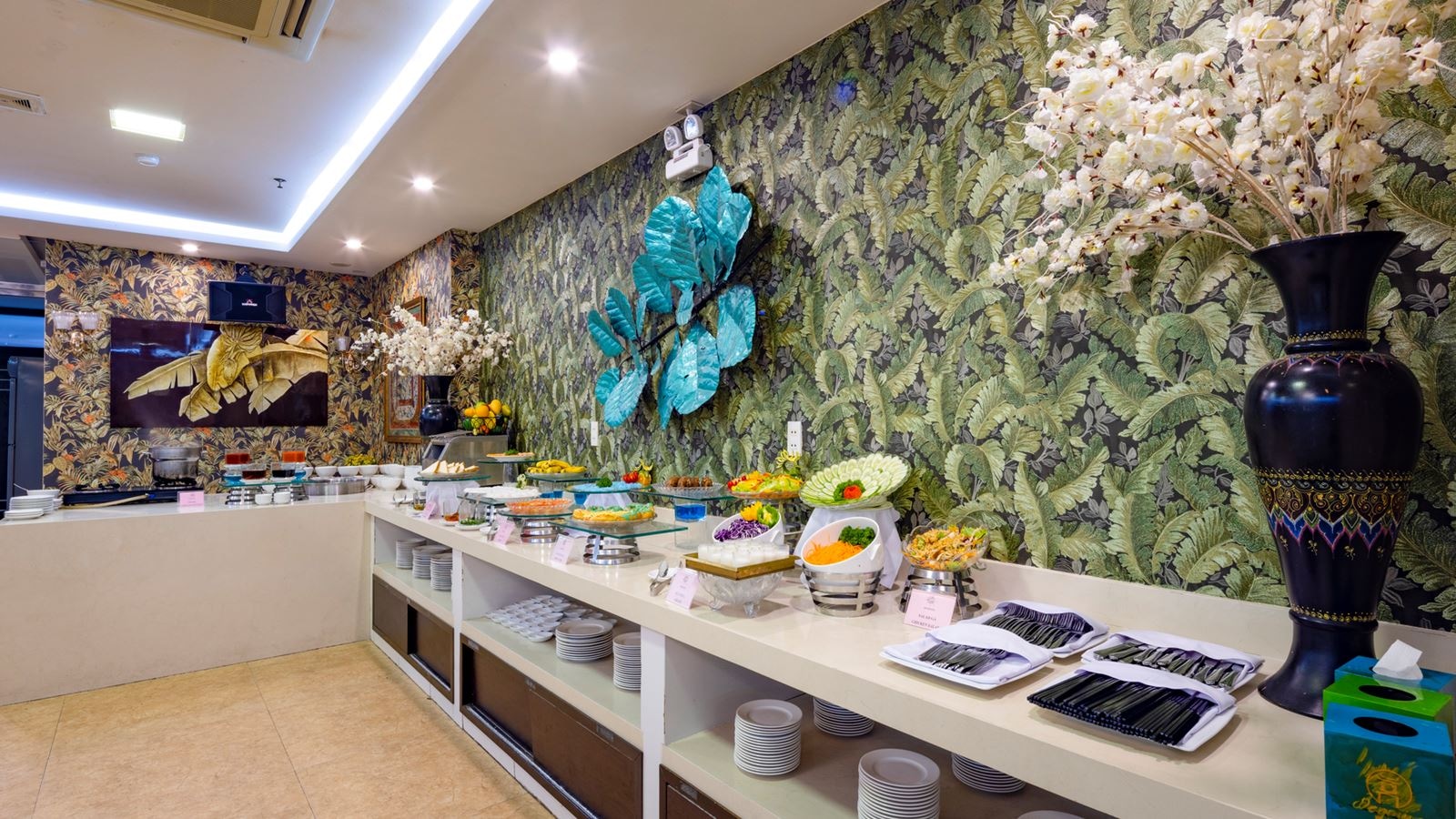 restaurants-restaurant