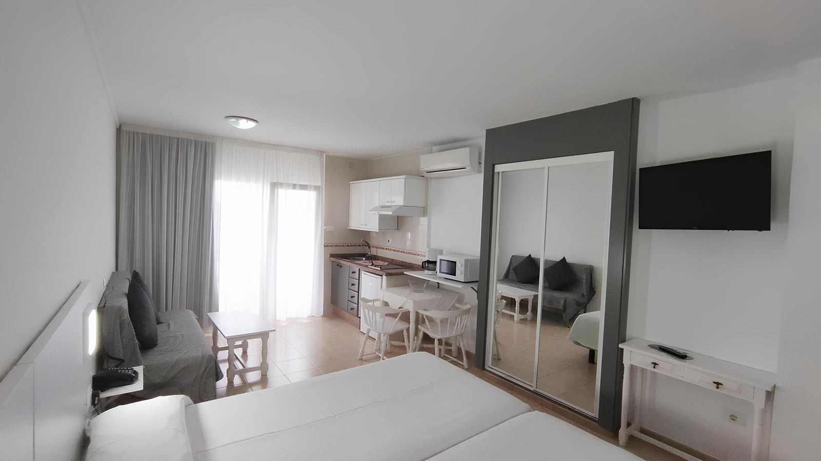 rooms-studio-standard-balconyterrace