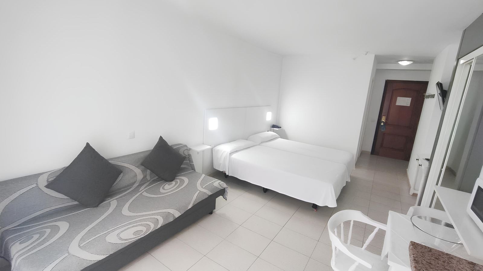 rooms-studio-standard-balconyterrace