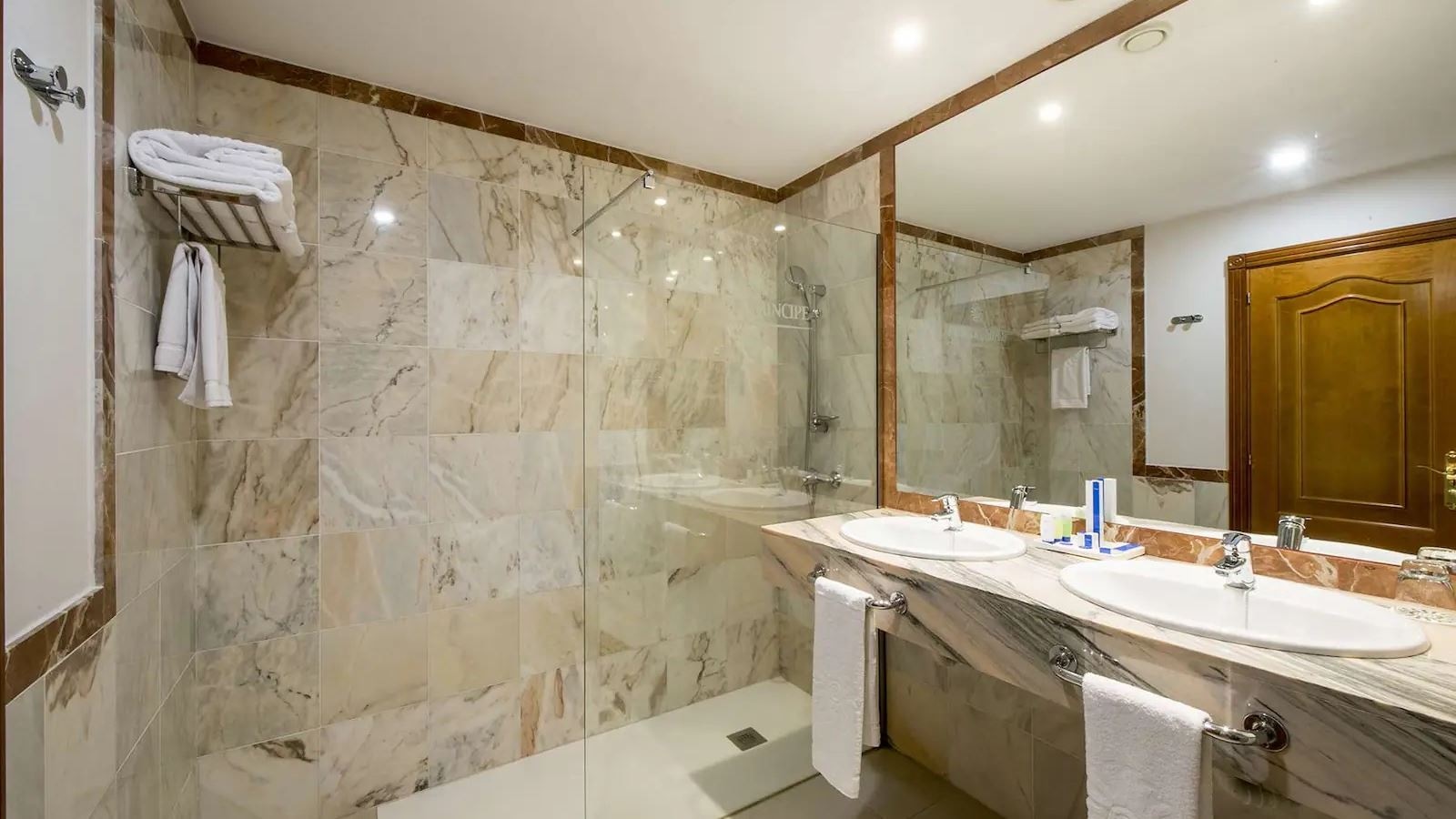 rooms-junior-suite-balcony-or-terrace