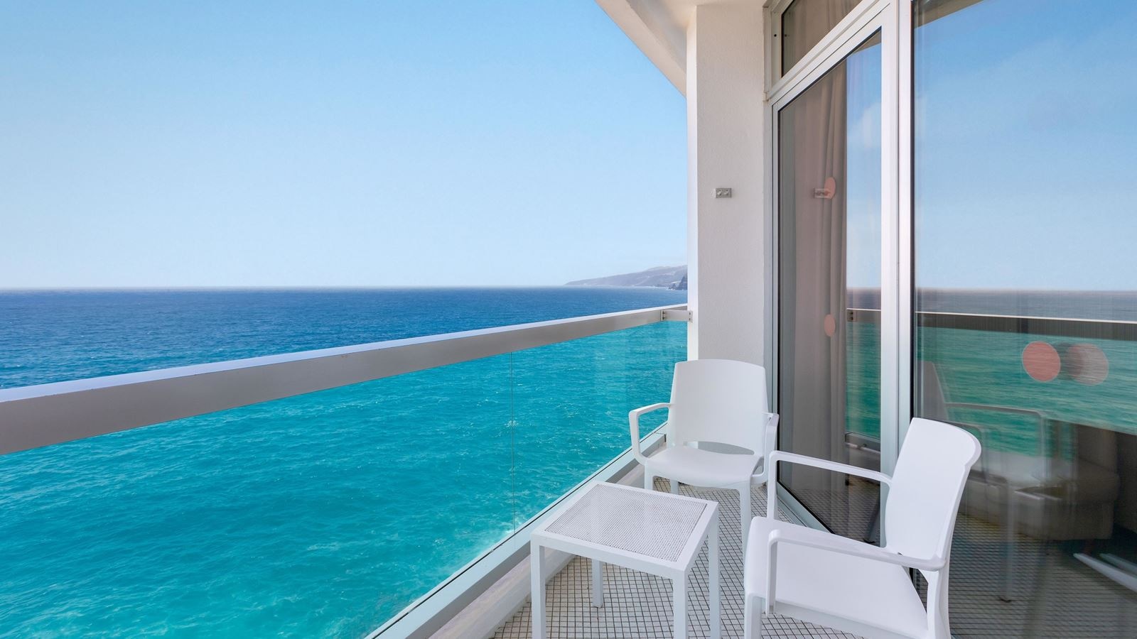 rooms-standard-room-sea-view-with-balcony