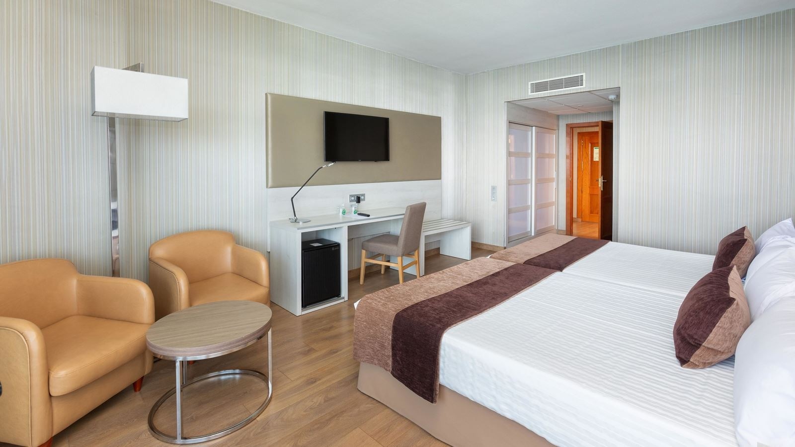 rooms-standard-room-sea-view-with-balcony