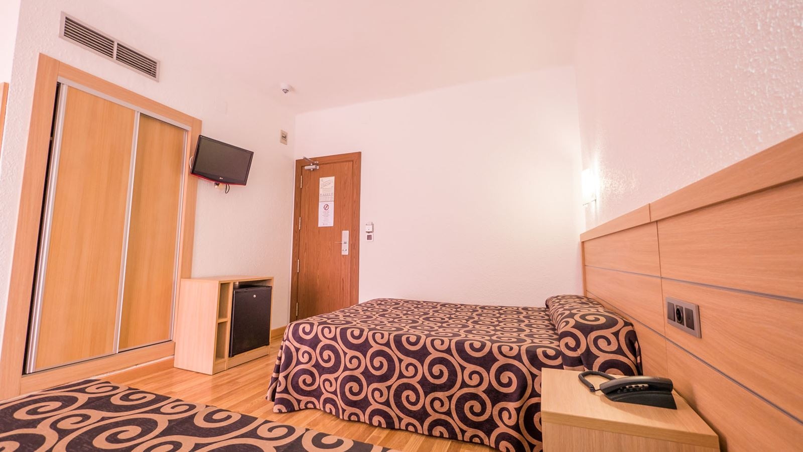 rooms-double-room-balcony