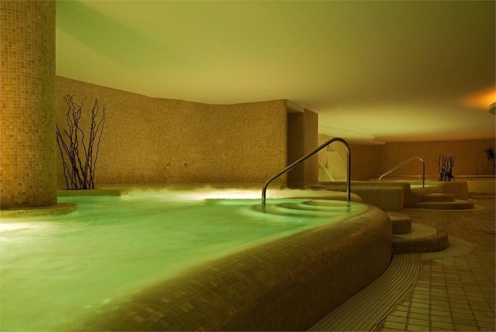 pools-indoor-pool