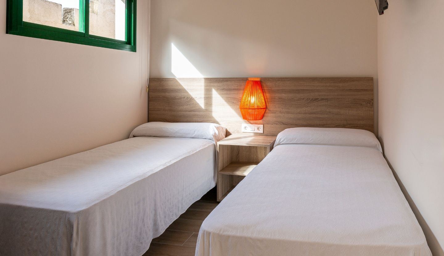 rooms-apartment-24-pax