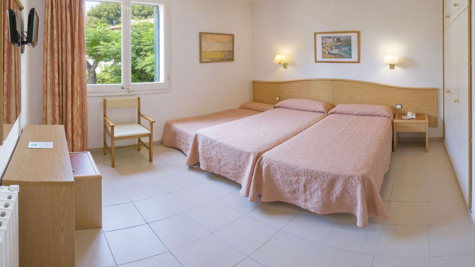 rooms-monoparental-room