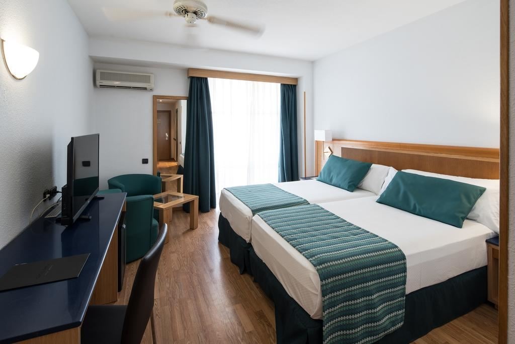 rooms-double-room-with-balcony