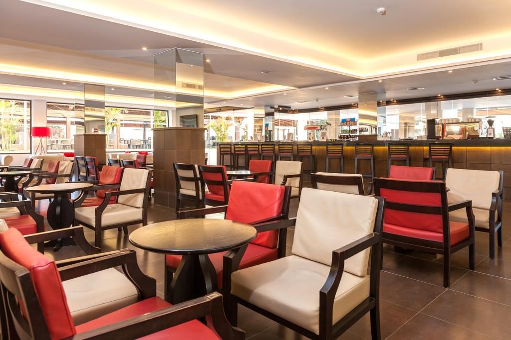 bars-la-palapa-pool-bar