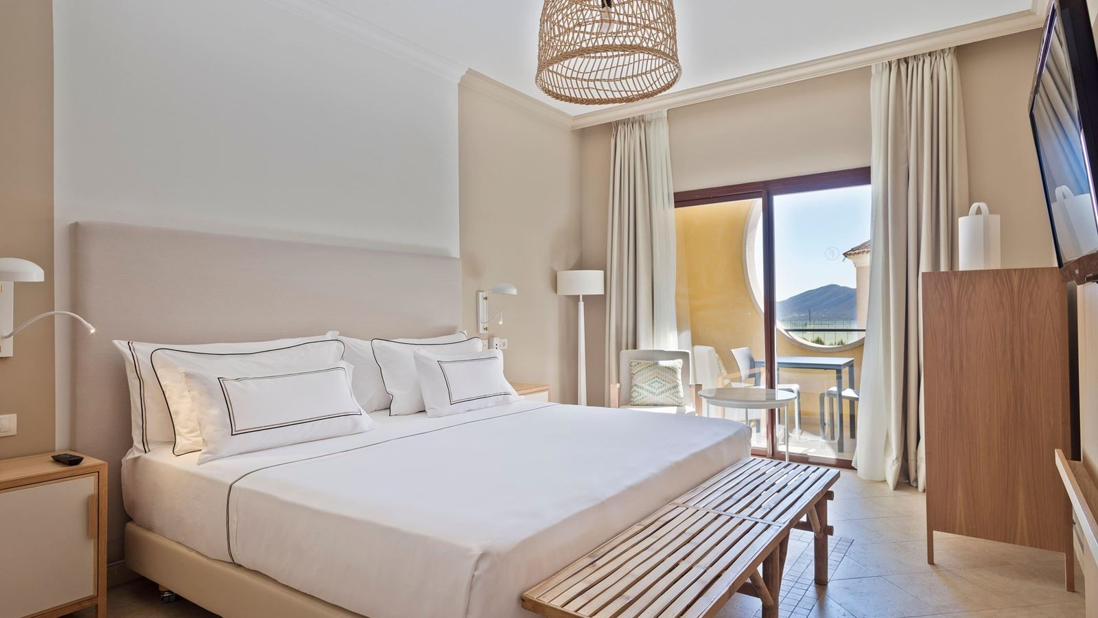 rooms-double-melia-room-balcony-or-terrace