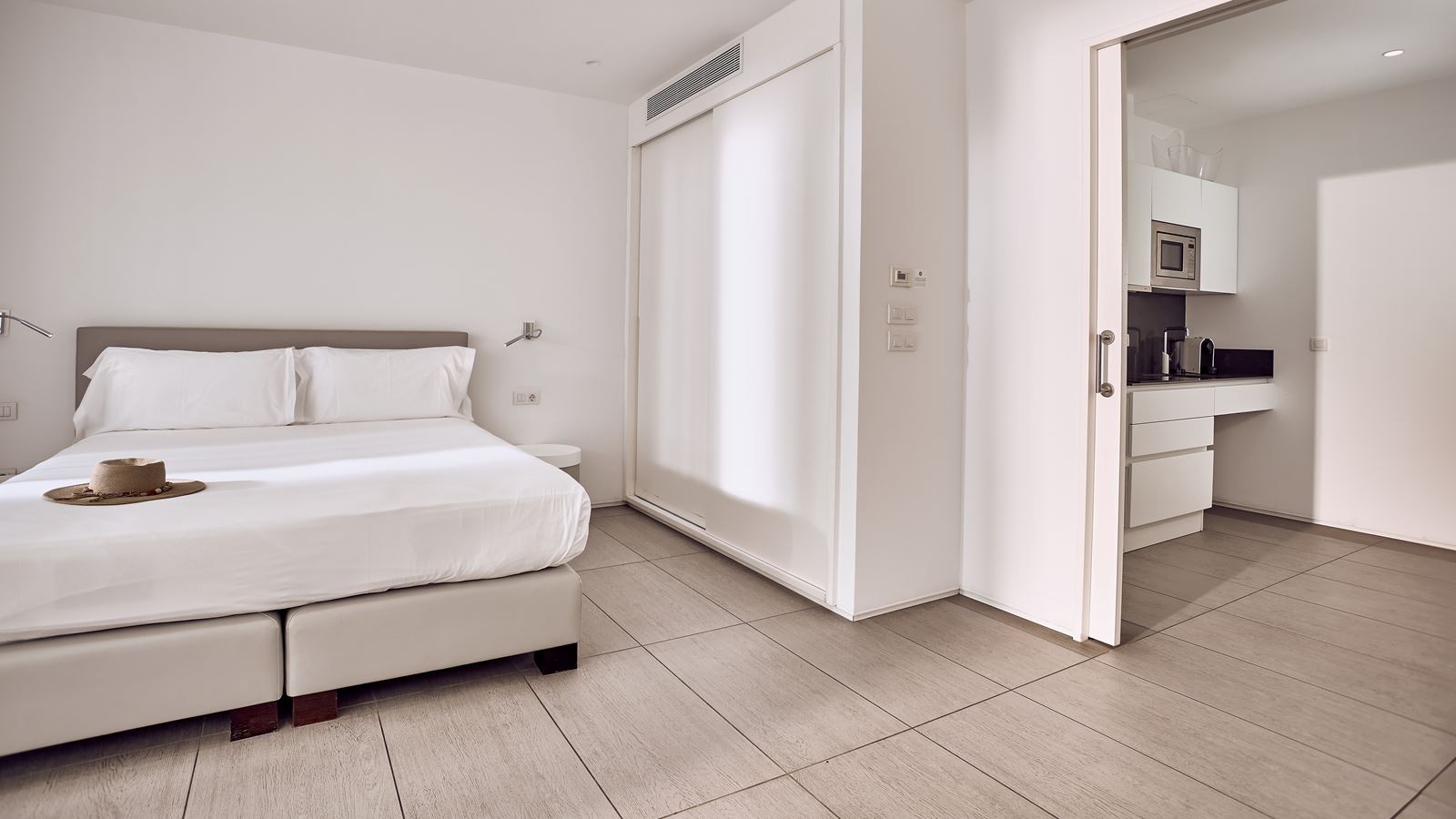 rooms-studio-divinity-xs