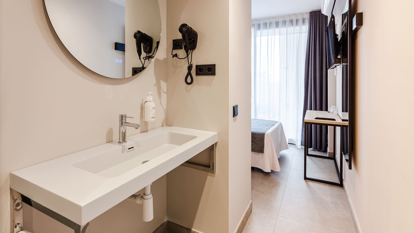 rooms-single-use-comfort-room