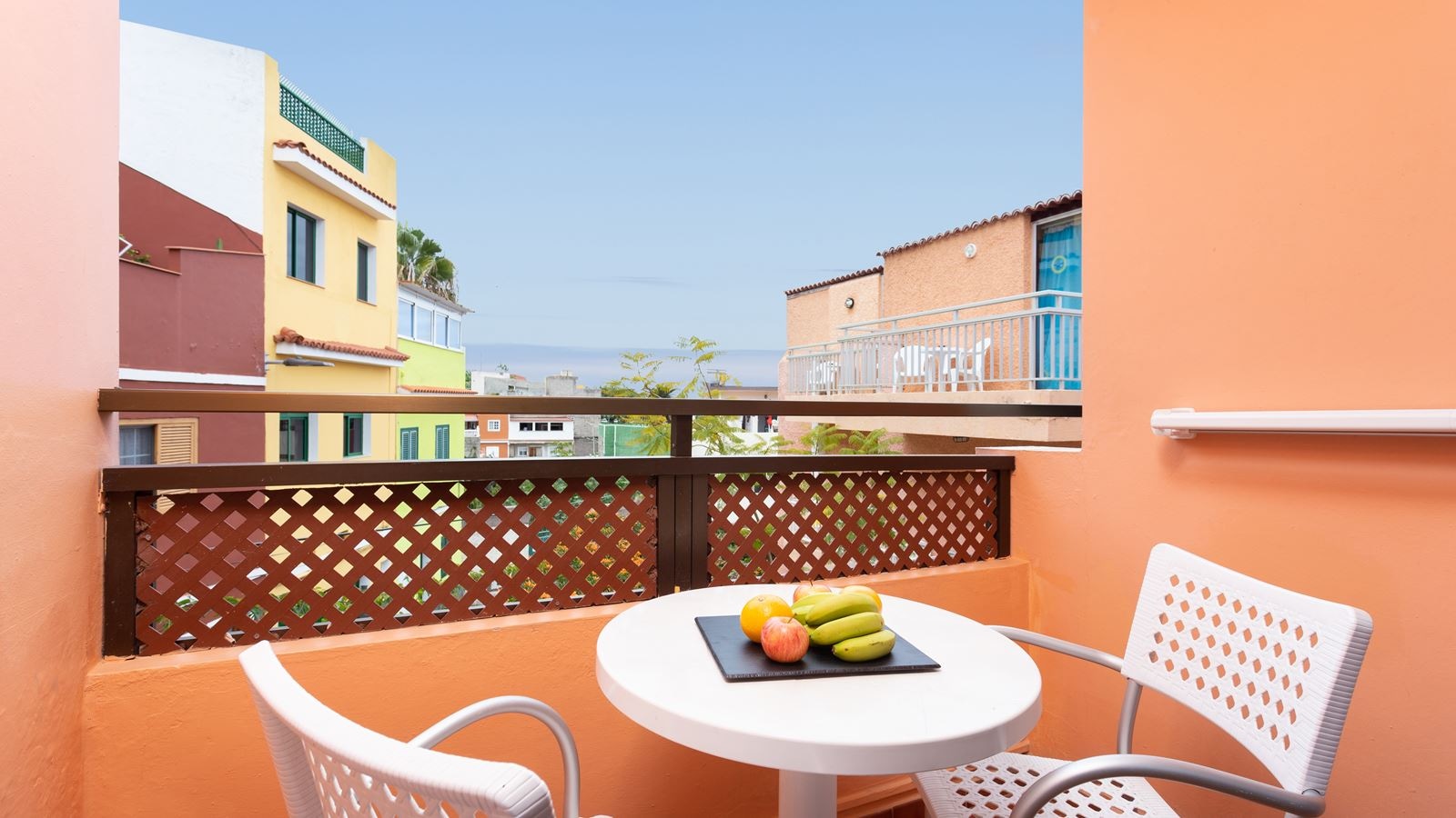 rooms-doble-with-balcony-or-terrace