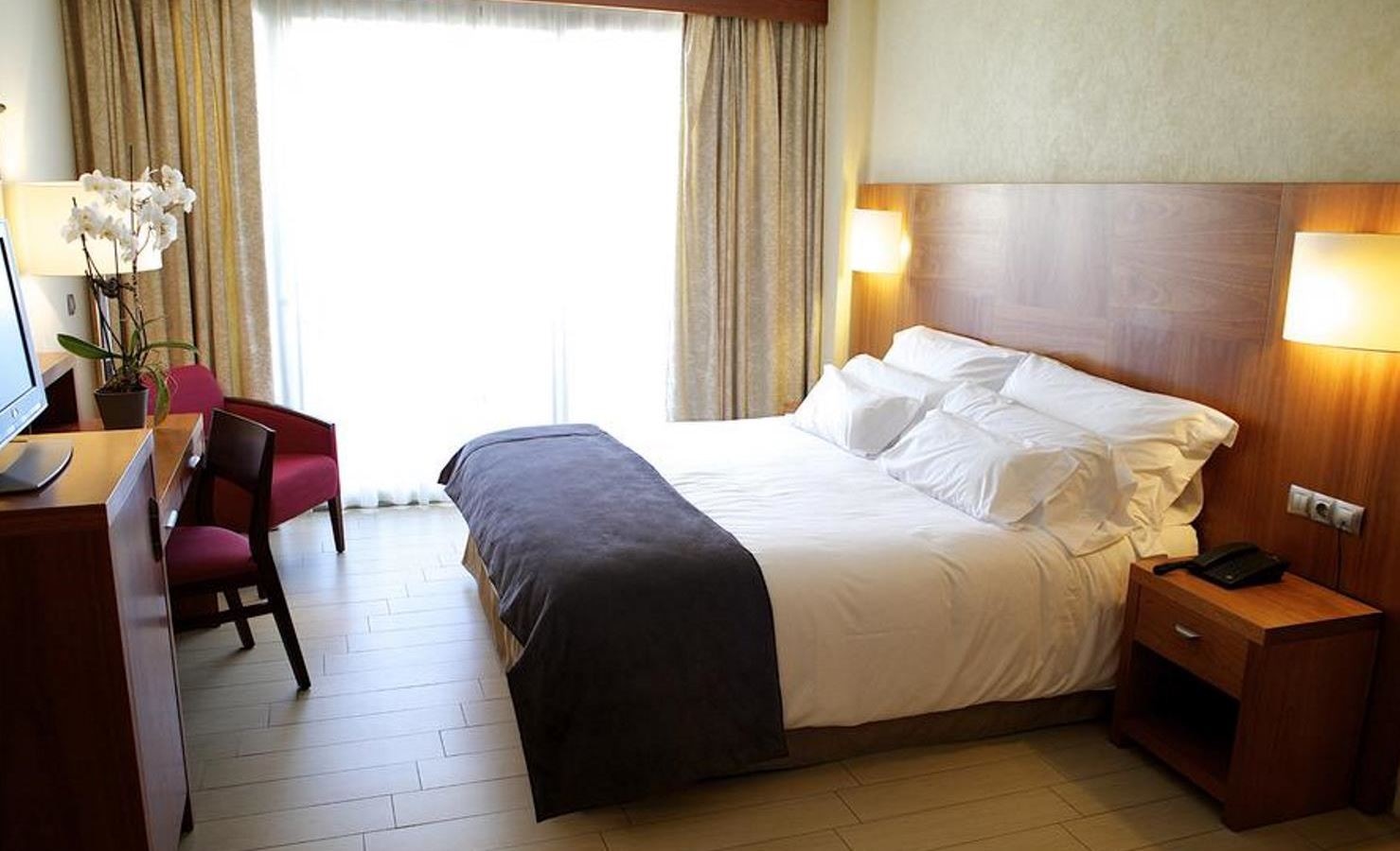 rooms-room-standard-balcony-or-terrace