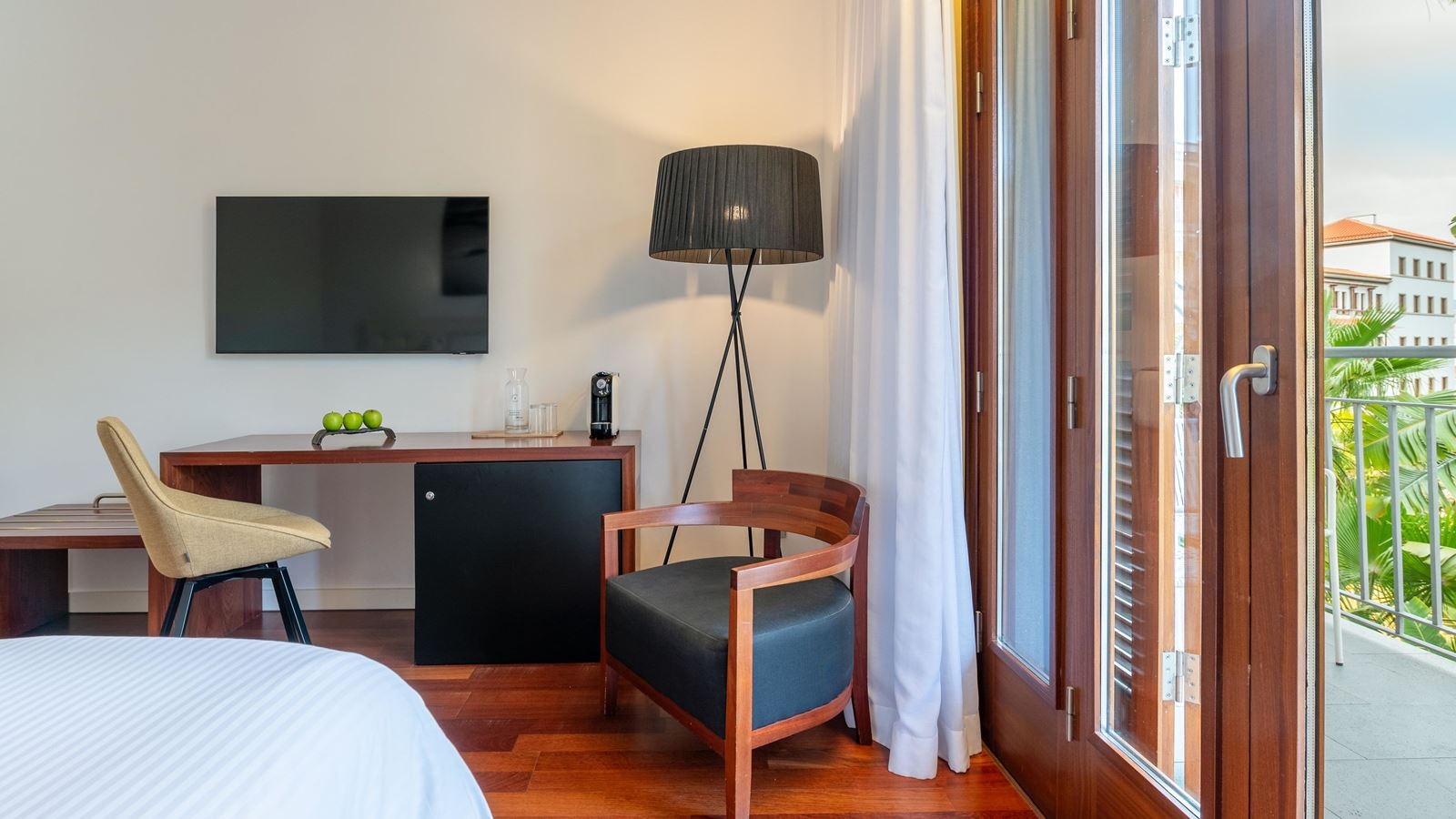 rooms-double-garden-view