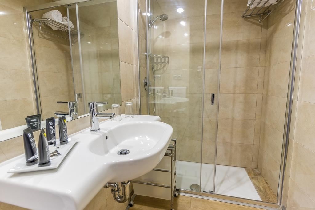 rooms-singleuse-standard-room-balcony