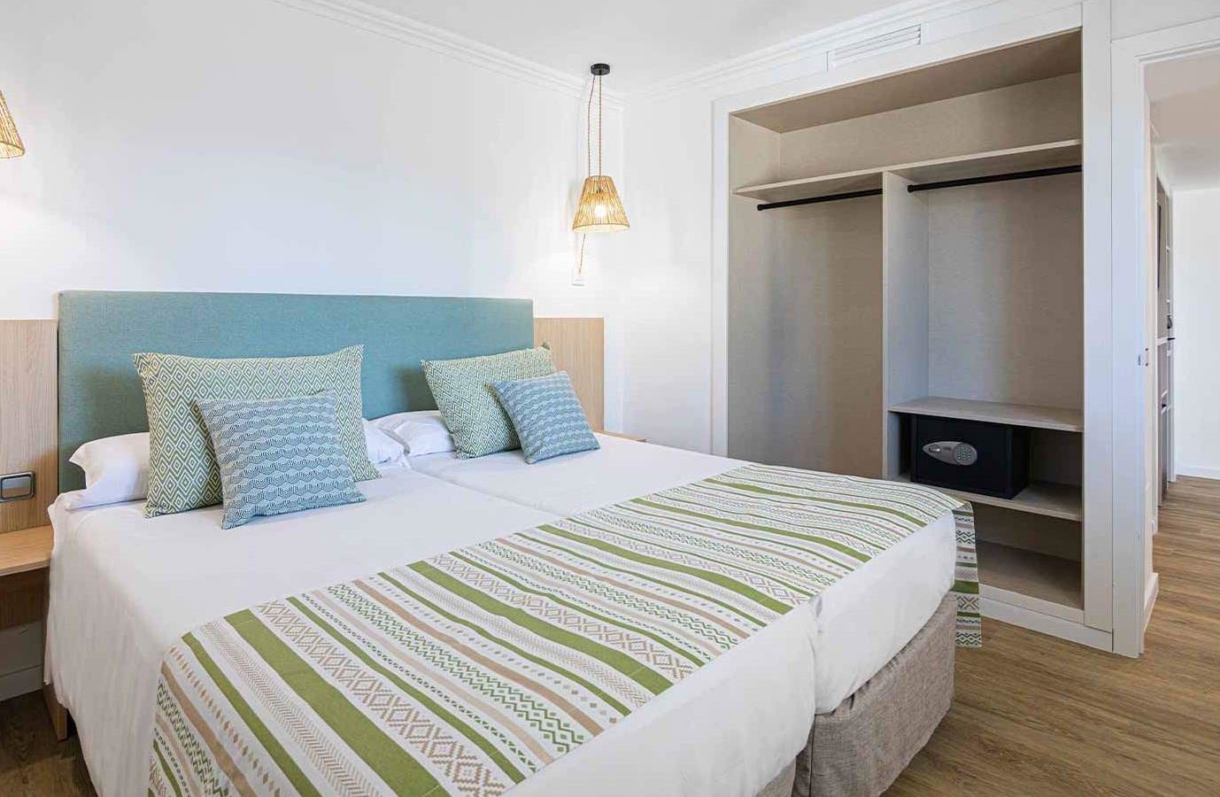 rooms-suite-balcony-or-terrace-a