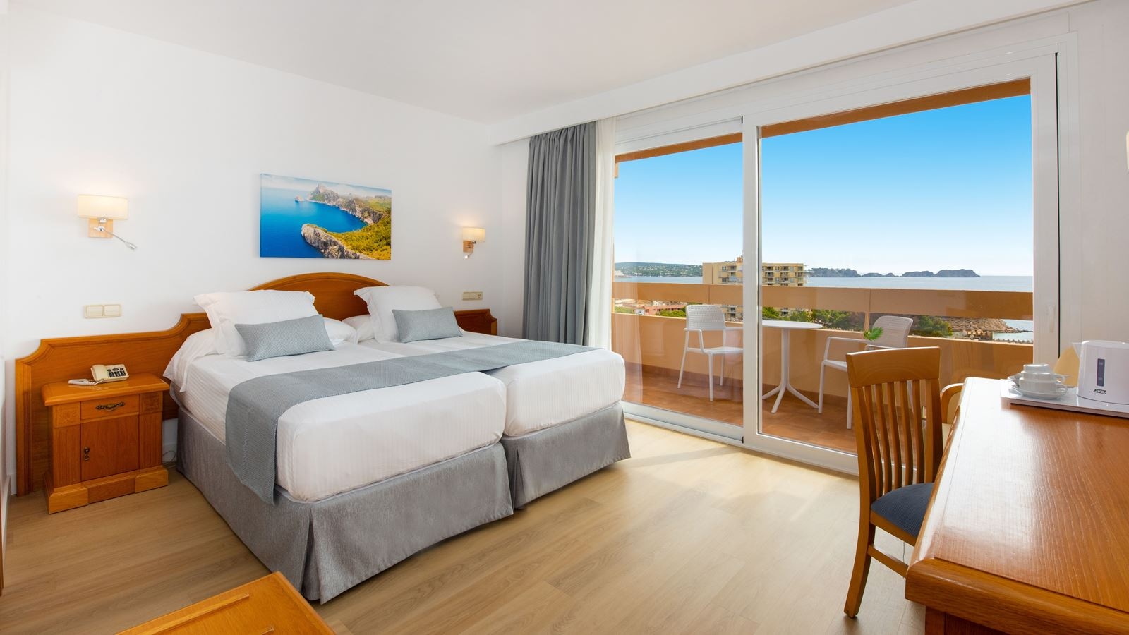 rooms-ds--twin-superior-seaview