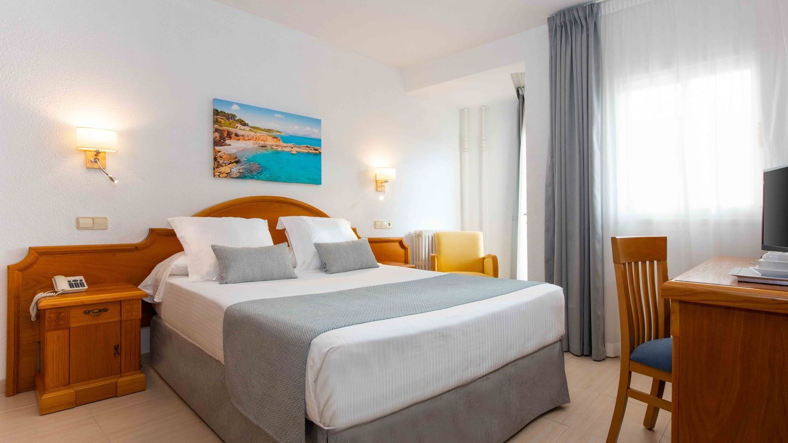 rooms-dm--twin-front-seaview