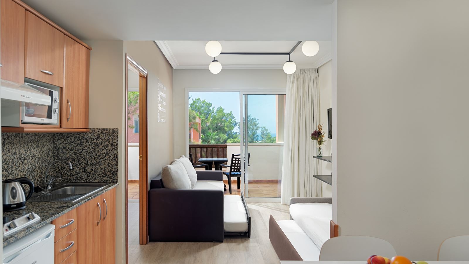 rooms-plus-apartment