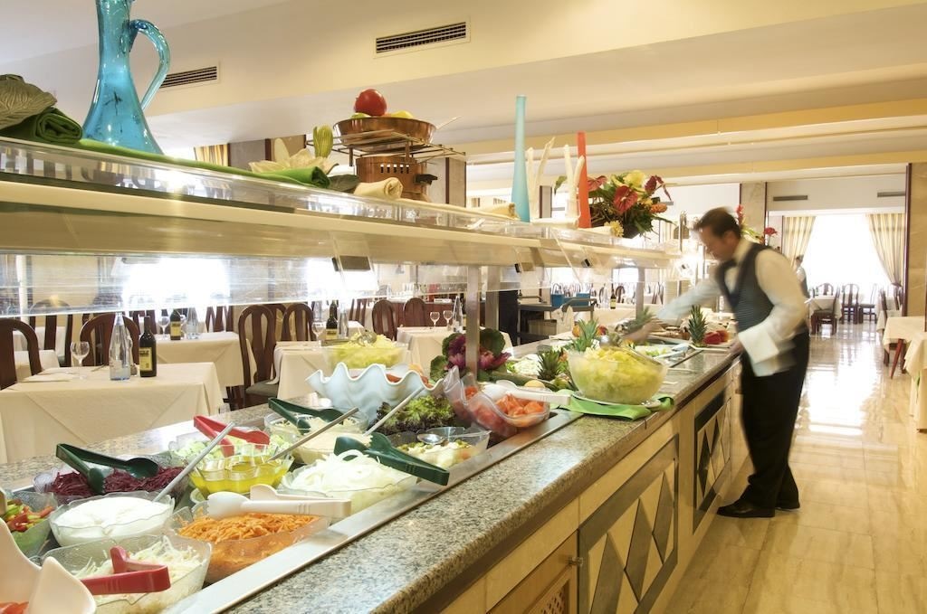 restaurants-restaurant