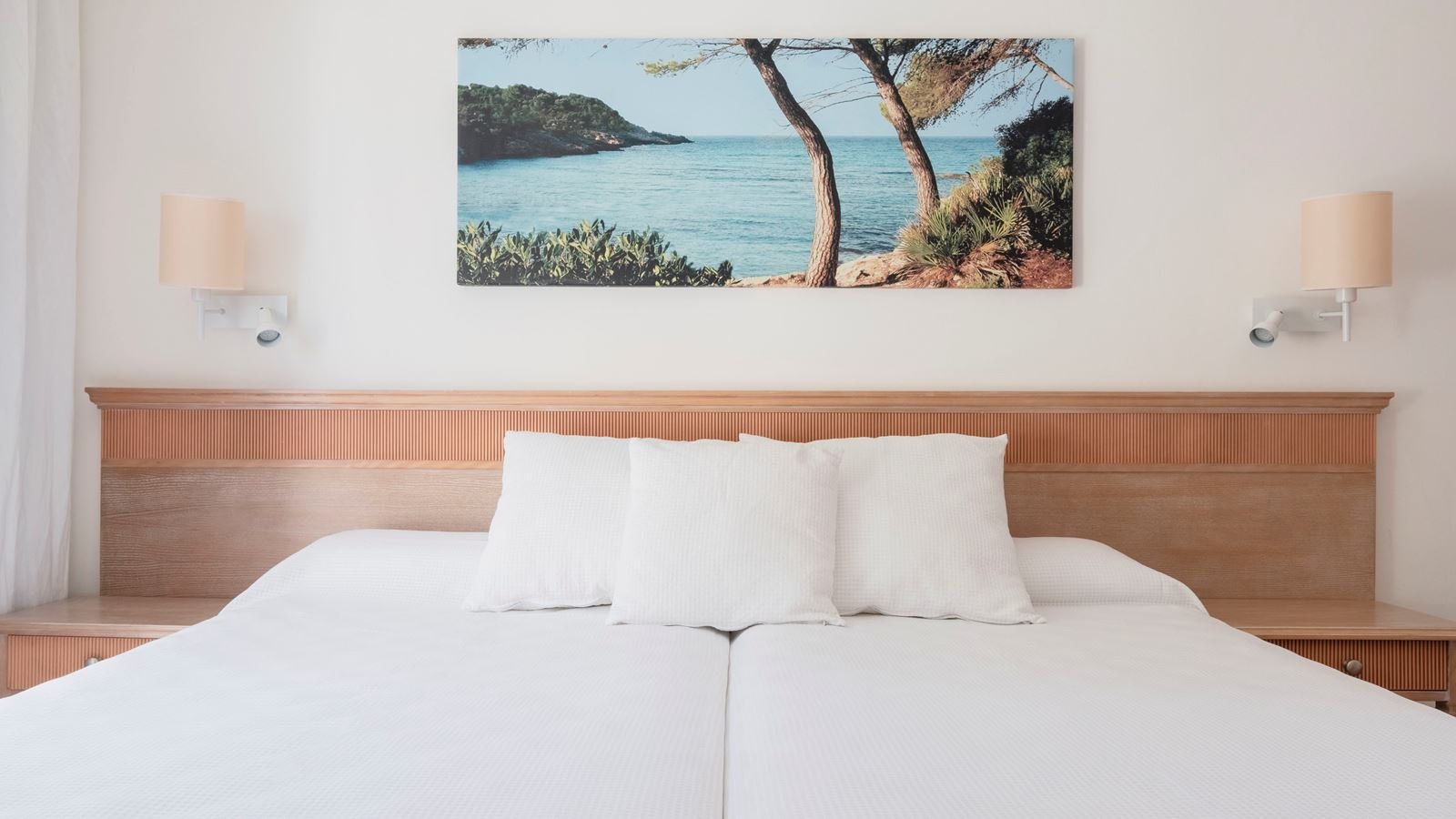 rooms-family-deluxe-central--location