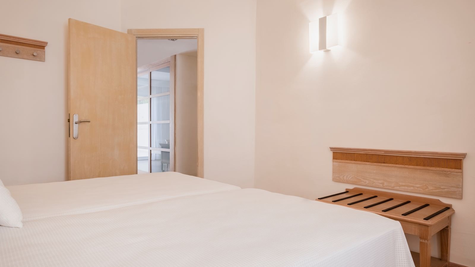 rooms-family-interconnected