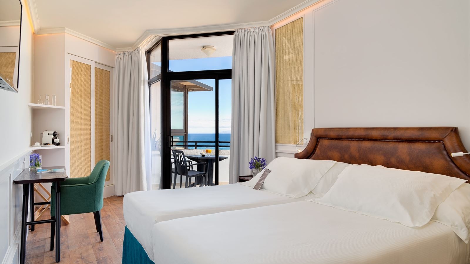 rooms-privelege-poolsea-view-room